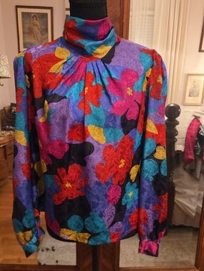 NICOLA Multicolor Floral High-Neck Blouse